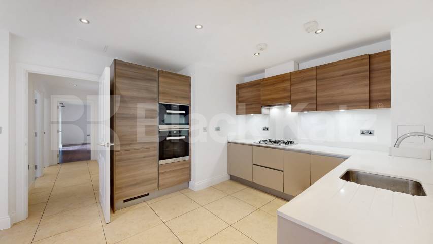 Huguenot Drive, Palmers Green